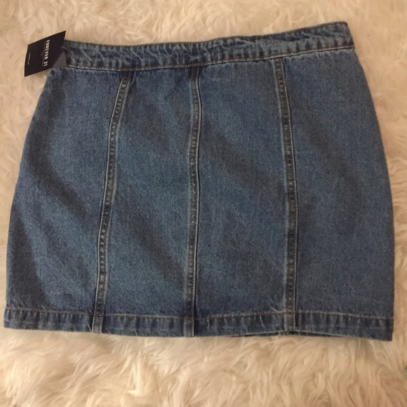 Forever21 mini denim skirt. Size 27 NWT - Picture 3 of 6